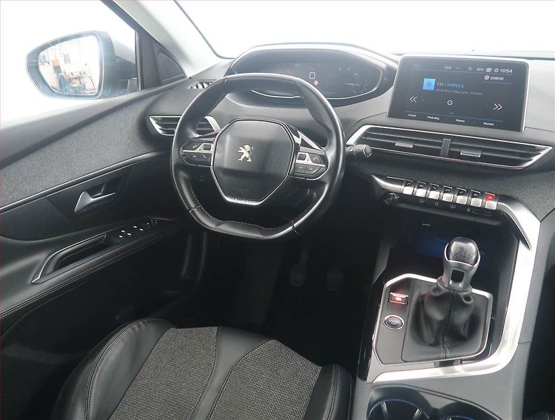 Peugeot 3008 (2018) 1.5 BlueHDi, Kůže, Navi - fotka 7 z 14