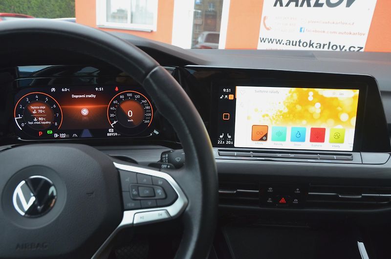 Volkswagen Golf (2022) 2.0 TSi 140kW DSG Style iQ-LED - fotka 35 z 50