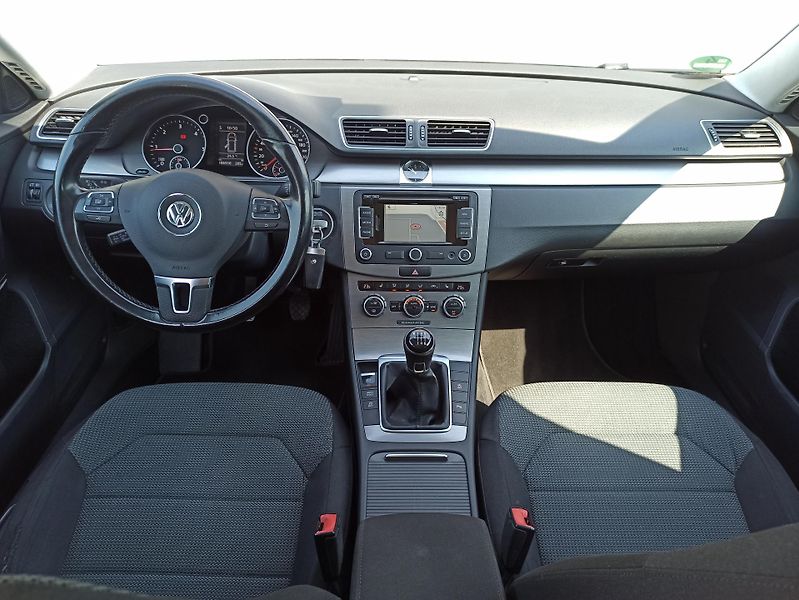 Volkswagen Passat 2.0TDI 103kW  - fotka 17 z 28