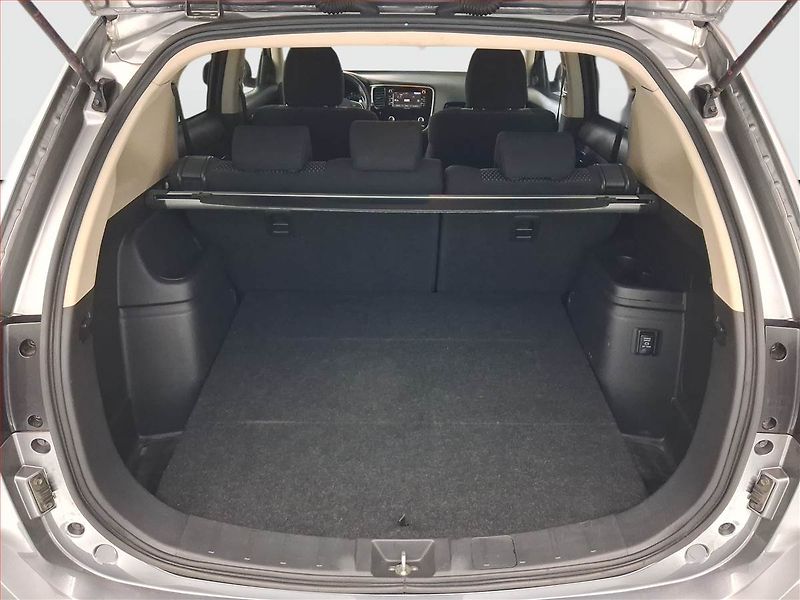 Mitsubishi Outlander (2021) Intense 2.0, Automat - fotka 14 z 20