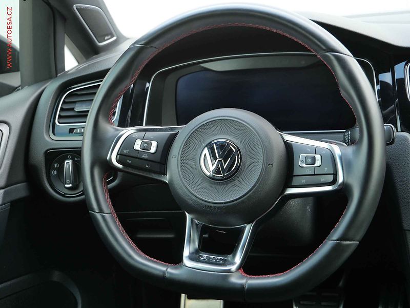 Volkswagen Golf (2017) 2.0 TSi, GTi, DSG - fotka 11 z 26