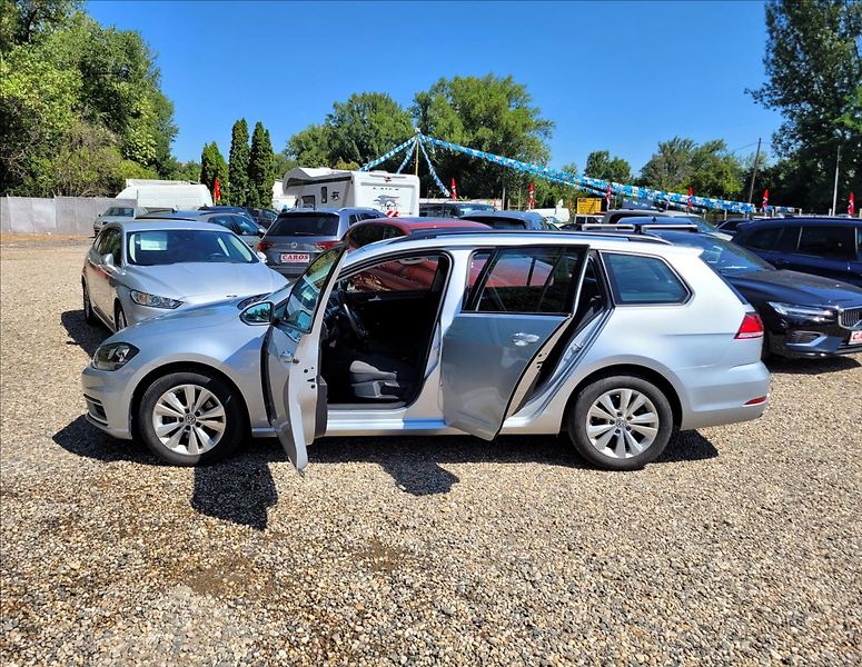 Volkswagen Golf 1,0 TSI,navi,digiklima,acc,alu - fotka 17 z 50