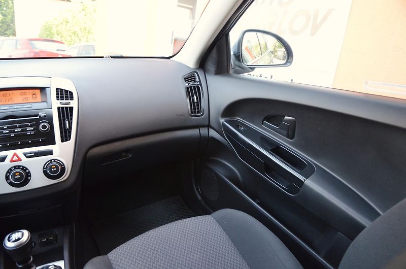 Kia Ceed (2008) 1.4i 80kW / ČR / LPG - fotka 16 z 29