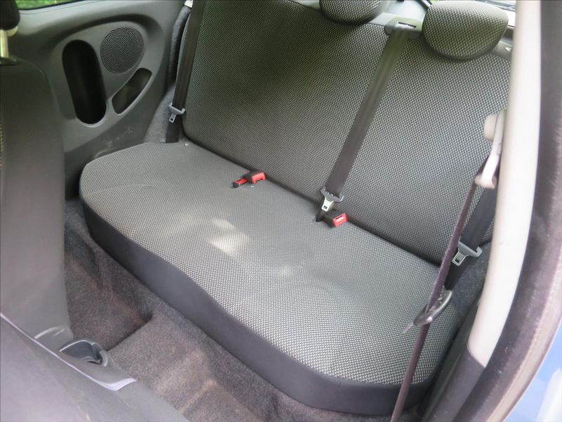 Nissan Micra 1,2  i - fotka 12 z 14