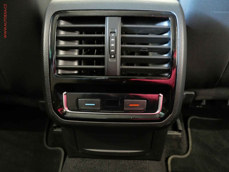Volkswagen Passat (2019) 2.0TDI, ČR, DSG, LED, ACC - fotka 23 z 23