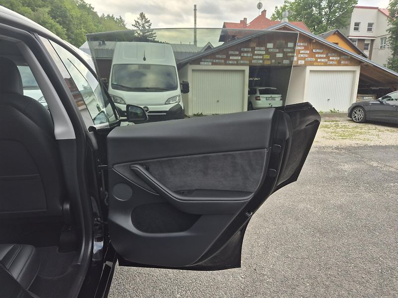 Tesla Model Y LONG RANGE DUAL MOTOR TZ 91,0% - fotka 39 z 50