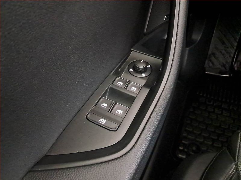 Škoda Superb (2017) Laurin&Klement 2.0 TDI - fotka 19 z 28