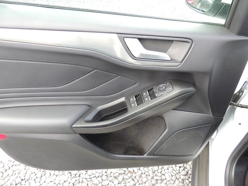 Ford Focus (2022) 1.5TDCi,88kw,Titanium,automat - fotka 19 z 62