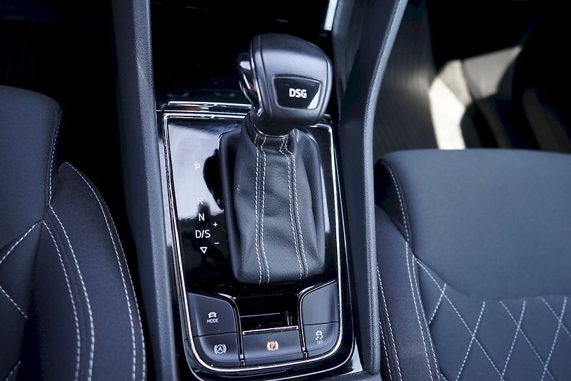 Škoda Karoq (2020) TSI 110 kW DSG Sportline - taž - fotka 19 z 28