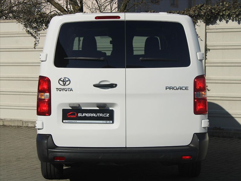 Toyota ProAce 2,0 D-4D 9míst L2 ČR 1.maj  Ko - fotka 5 z 22