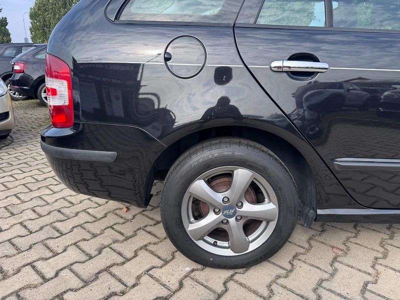 Škoda Fabia (2005) 1,4i 55 KW 1. MAJITEL STK KOLA - fotka 15 z 50
