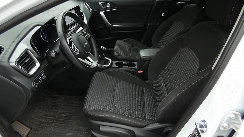 Kia Ceed 1.6 CRDi Comfort SW - fotka 18 z 22