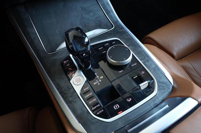 BMW X5 xDrive 40i - fotka 13 z 29