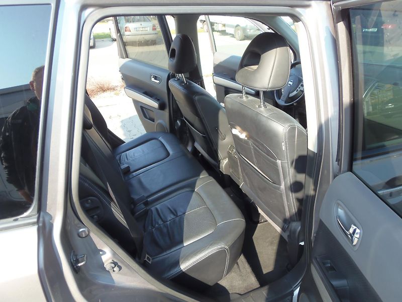 Nissan X-Trail (2010) 2.0 DCi 4x4 manuál  REZERVACE - fotka 13 z 23