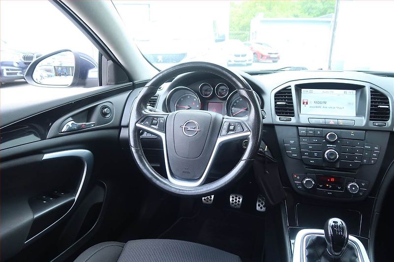 Opel Insignia (2009) 2.0 CDTI, Navi, Tempomat - fotka 7 z 19