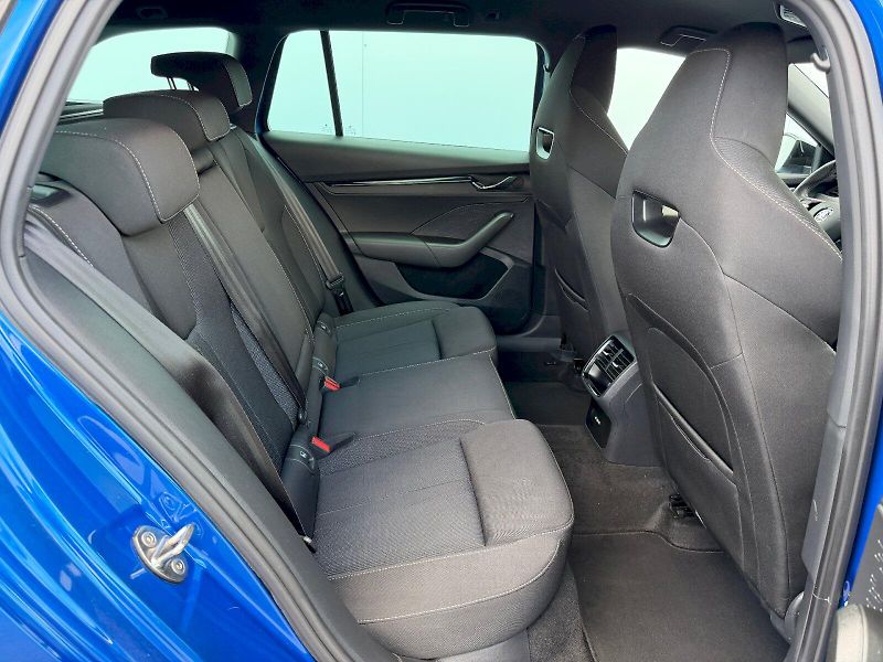 Škoda Octavia (2023) 2.0 TDI 110kW SportLine Manuál - fotka 26 z 35