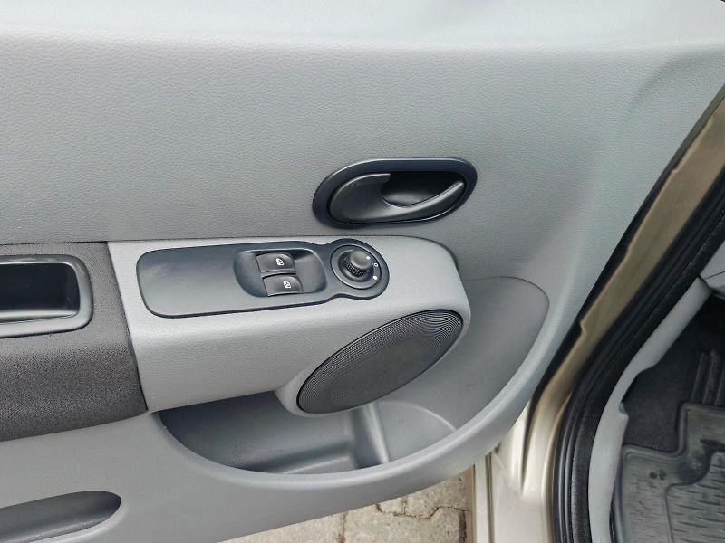 Renault Modus (2009) 1,2 16V 55 kW Alur - fotka 14 z 35