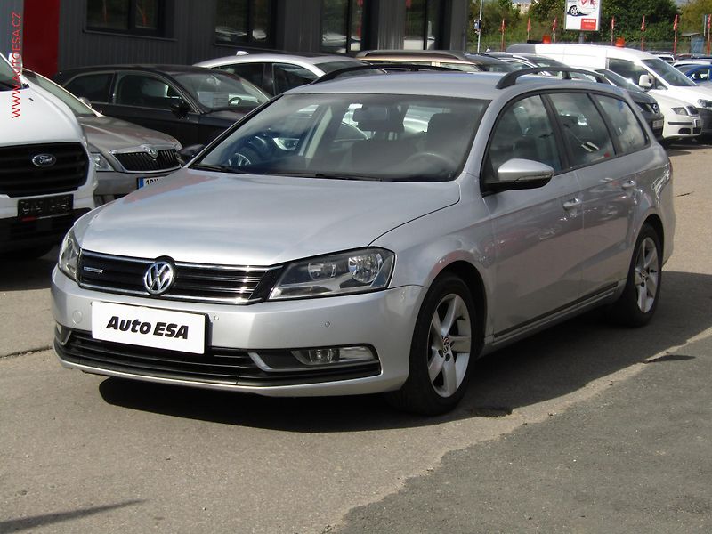 Volkswagen Passat (2013) 1.6TDi, AC, výhřev sed - fotka 3 z 18
