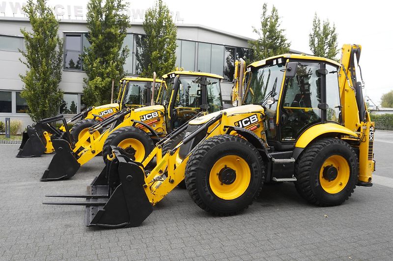JCB (2022) 4CX PRO / 3400 MTH! / 2022 - fotka 5 z 20