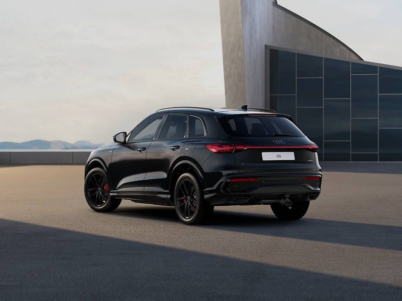 Audi Q5 e-hybrid quattro ST7 2,0TFSI - fotka 2 z 7