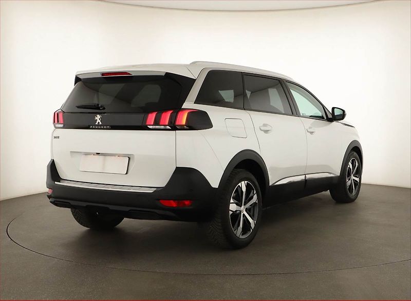 Peugeot 5008 (2017) Premium 1.6 BlueHDi, Automat - fotka 5 z 20