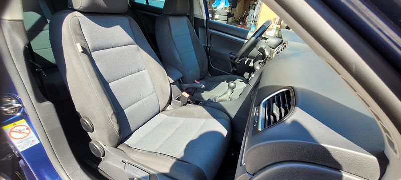 Volkswagen Golf (2012) 1,2TSi 77kW benzín „STYLE“ - fotka 9 z 32