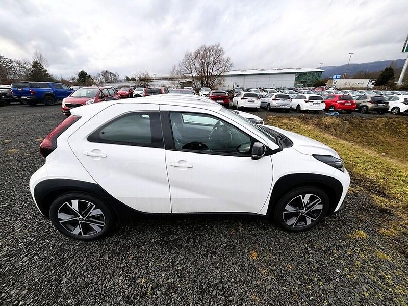 Toyota Aygo 1,5 Hybrid 115 Comfort - fotka 8 z 8