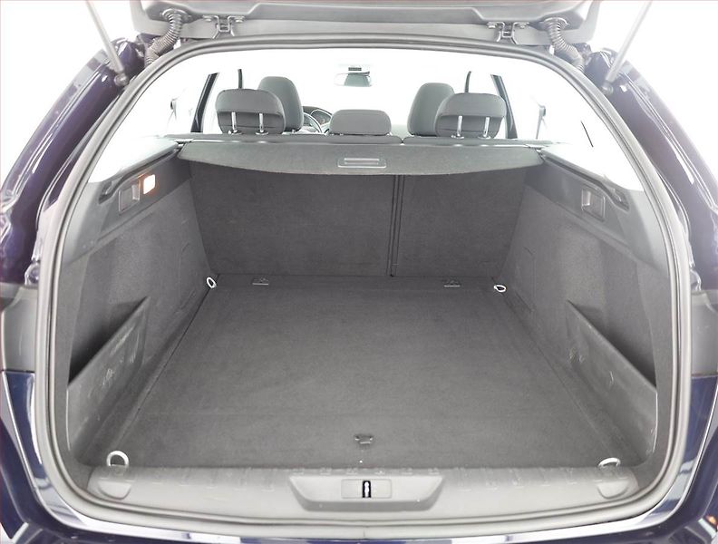 Peugeot 308 (2020) Active 1.5 BlueHDi, ČR,1.maj - fotka 16 z 17