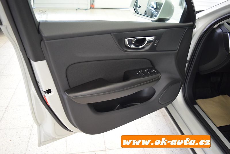 Volvo V60 2.0 D PRAV.SERVIS AUTOMAT 2020 - fotka 28 z 61