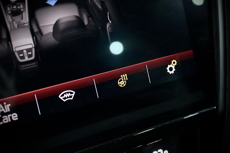 Škoda Octavia 3 FL 2.0 TSI 180 kW DSG RS - fotka 35 z 43