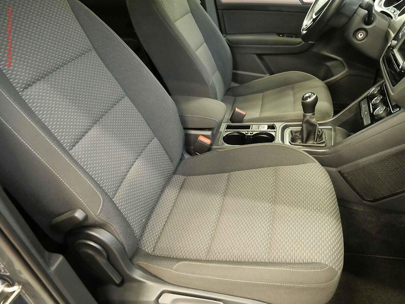 Volkswagen Touran (2017) 1.6TDi, 2.maj, Aut.klima - fotka 13 z 23