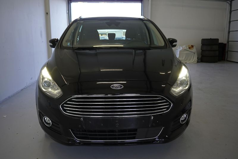 Ford S-MAX 2.0 ECOBOOST,7MÍST,138 000KM! - fotka 2 z 27