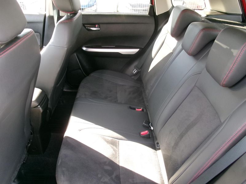 Suzuki Vitara (2017) 1,4 BJet 4x4 NAVI ACC ALU - fotka 11 z 30