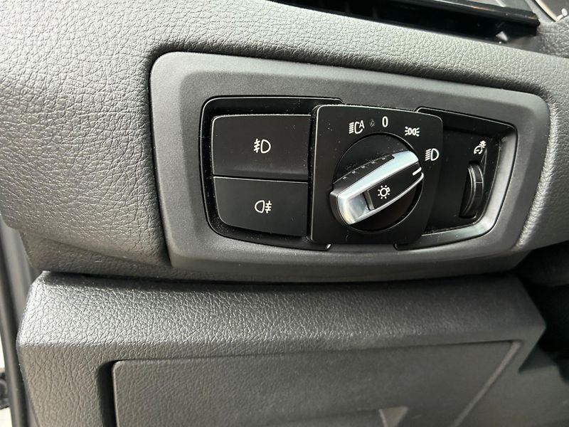 BMW Řada 2 (2017) 220i GT, 141KW, 7 MÍST - fotka 17 z 25