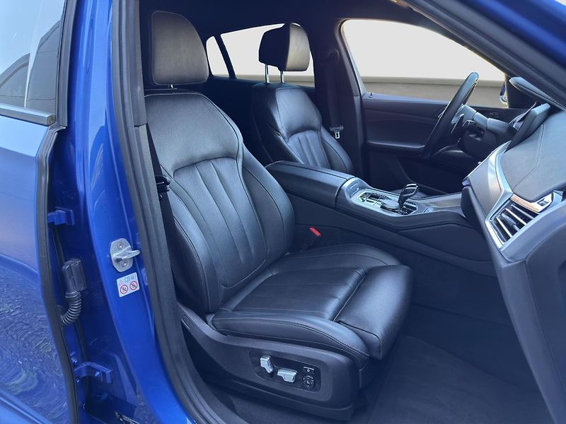 BMW X6 xDrive30d - fotka 12 z 19