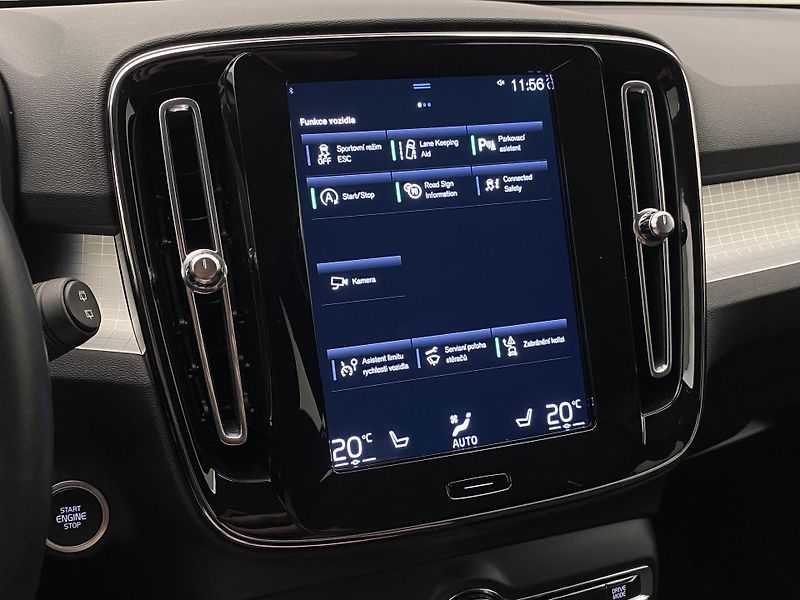 Volvo XC40 T3 MOMENTUM AUT REZERVACE - fotka 34 z 43