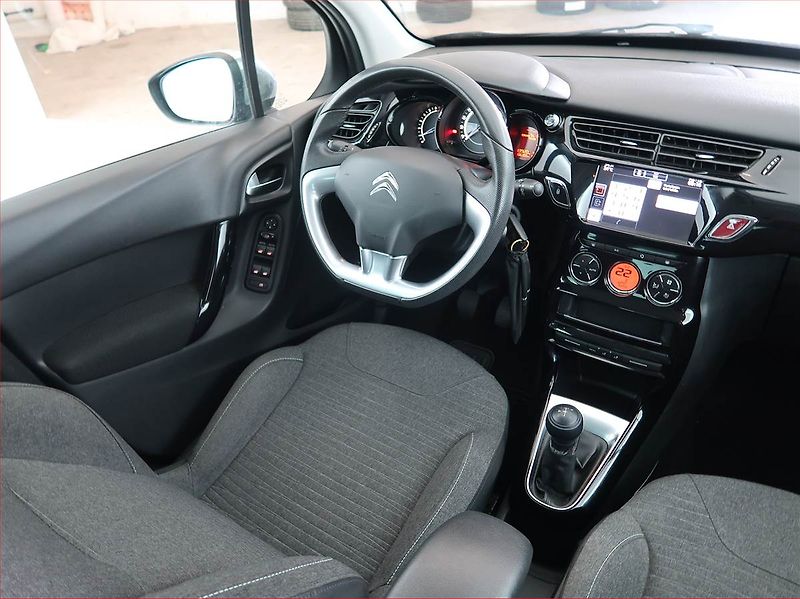 Citroën C3 (2016) Exclusive 1.2 VTi, Tempomat - fotka 7 z 18