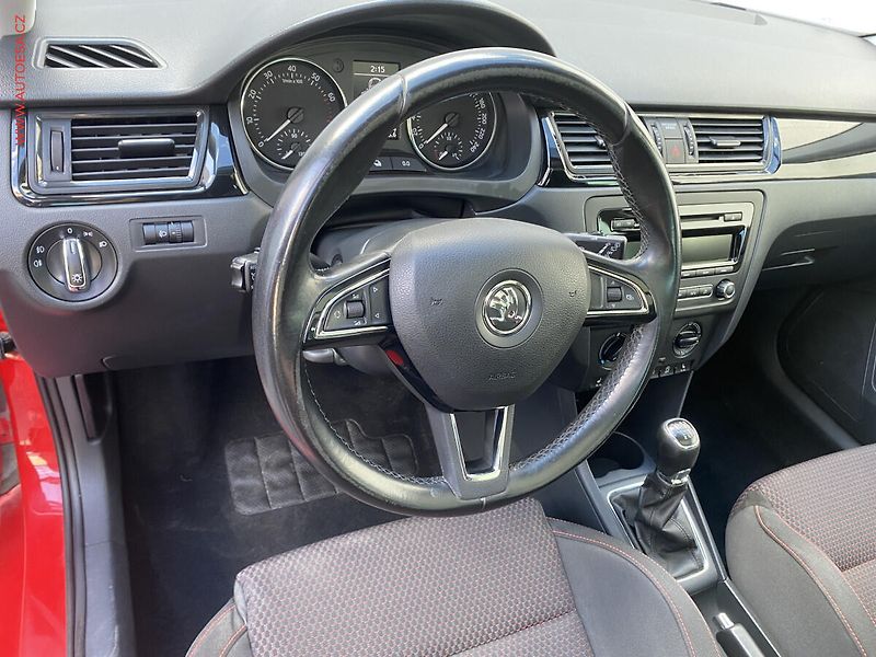 Škoda Rapid (2015) 1.2 TSi, Sport, xenon, panor - fotka 12 z 16