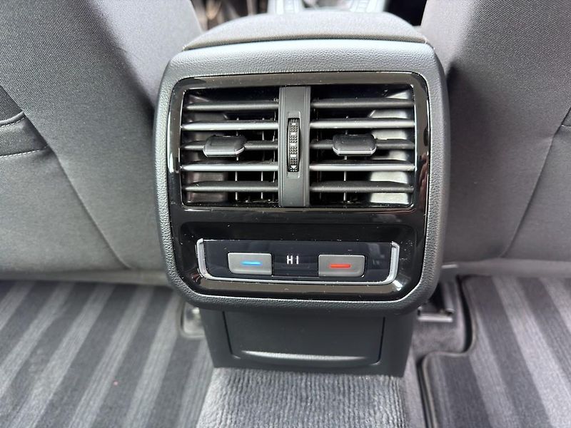 Volkswagen Passat 2.0 TDI 110 kW 4x4 navigace - fotka 20 z 24