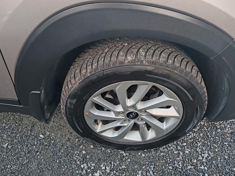 Hyundai Tucson 1.7 CRDi 1. májitel - fotka 22 z 24