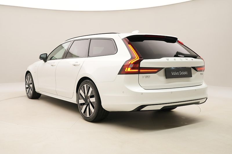 Volvo V90 T8 AWD RECHARGE DARK ULTRA - fotka 11 z 65