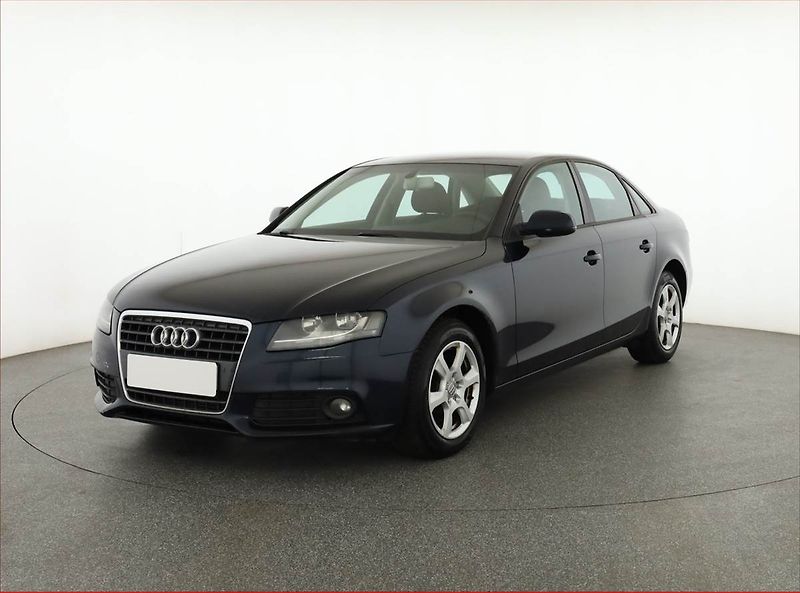 Audi A4 (2010) 2.0 TDI, nová STK - fotka 2 z 18