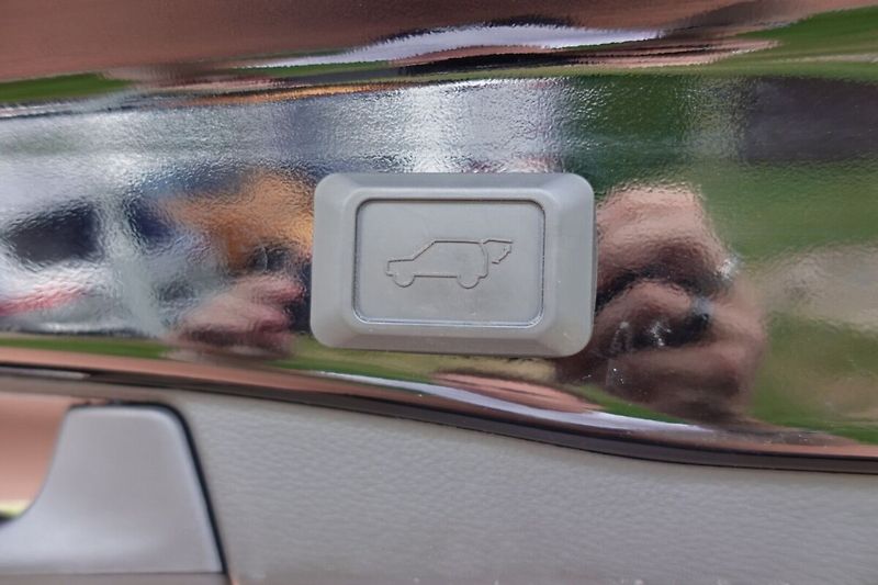 Toyota RAV4 2,5HSD Adventure 4x4 - fotka 15 z 34