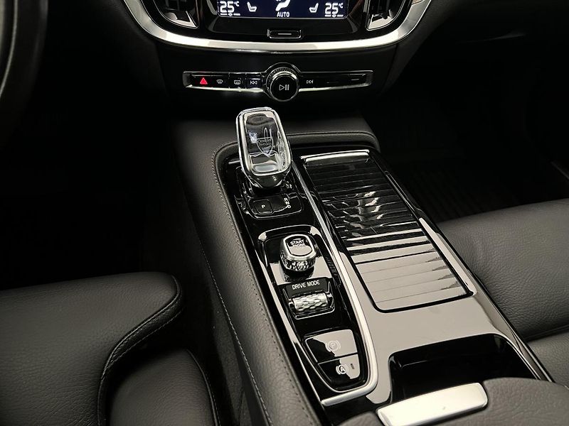 Volvo V60 T6 AWD RECHARGE INSCRIPTION  - fotka 36 z 43