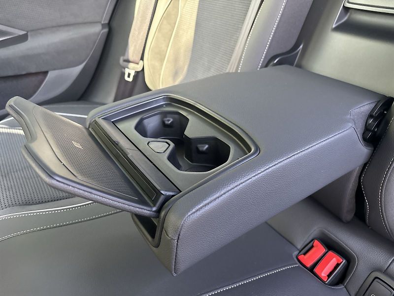 Škoda Superb (2025) Combi 2.0 TDI 4x4 DSG Sportlin - fotka 27 z 33
