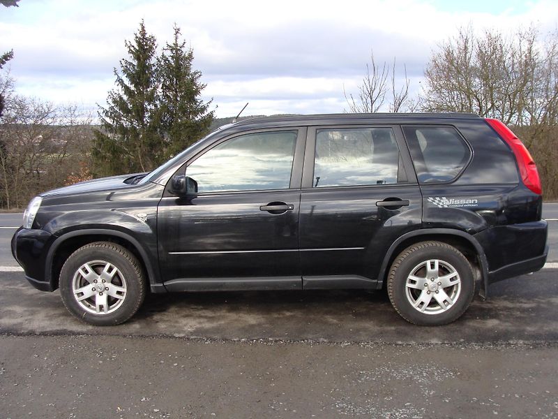 Nissan X-Trail 2.0 DCi 4x4 - fotka 2 z 26
