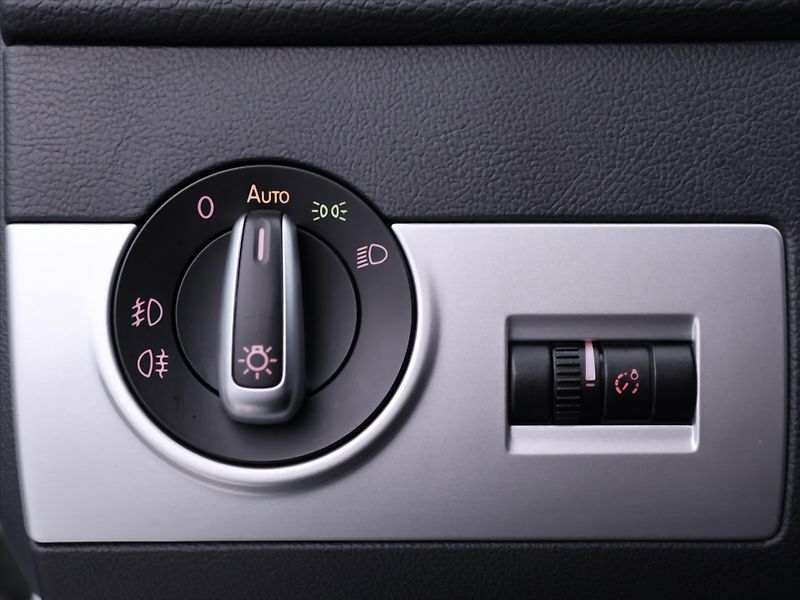 Volkswagen Multivan 2,0 TDI DSG 4M CZ Highline - fotka 18 z 36