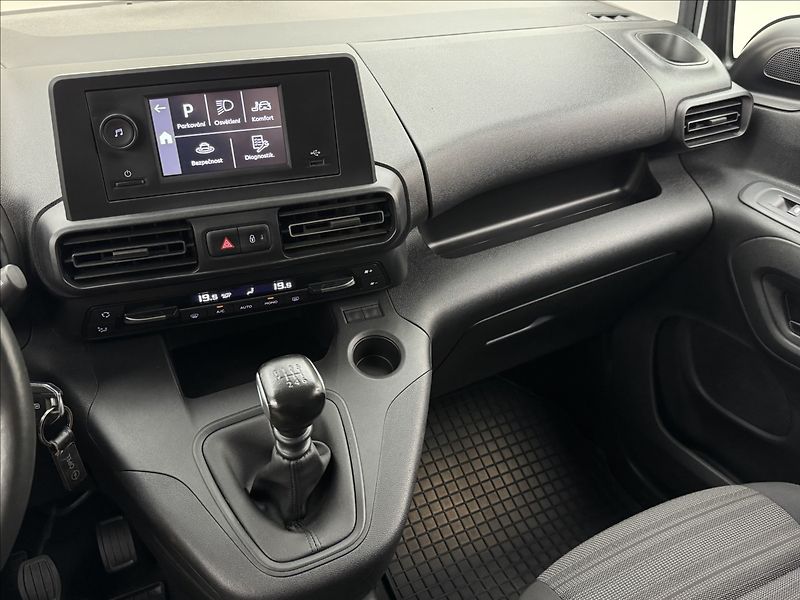 Opel Combo 1,2 81kW VÝHŘEV TAŽNÉ 1MAJ ČR - fotka 18 z 38