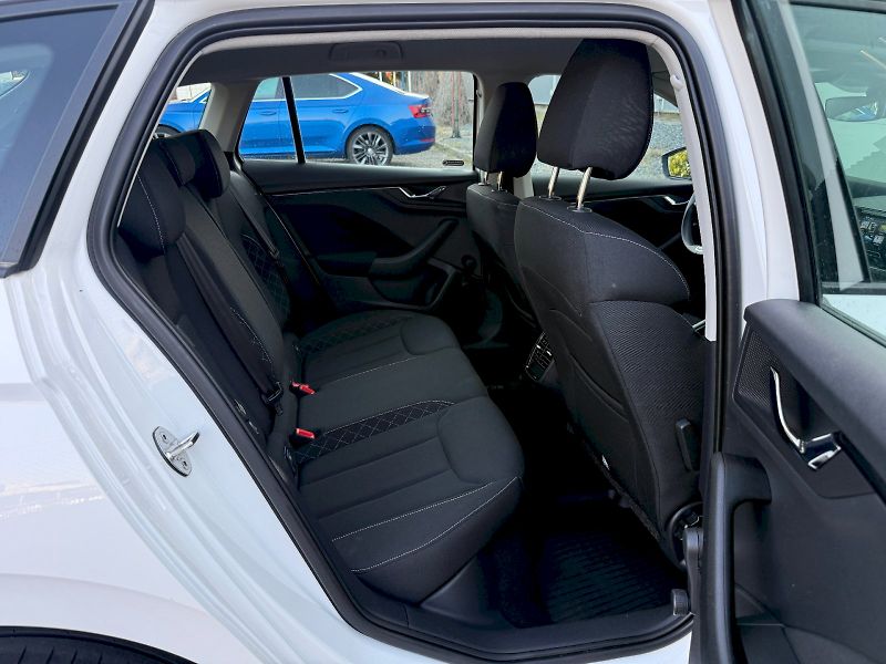 Škoda Scala (2022) 1.0 TSI 81 kW Ambition Plus - fotka 22 z 23