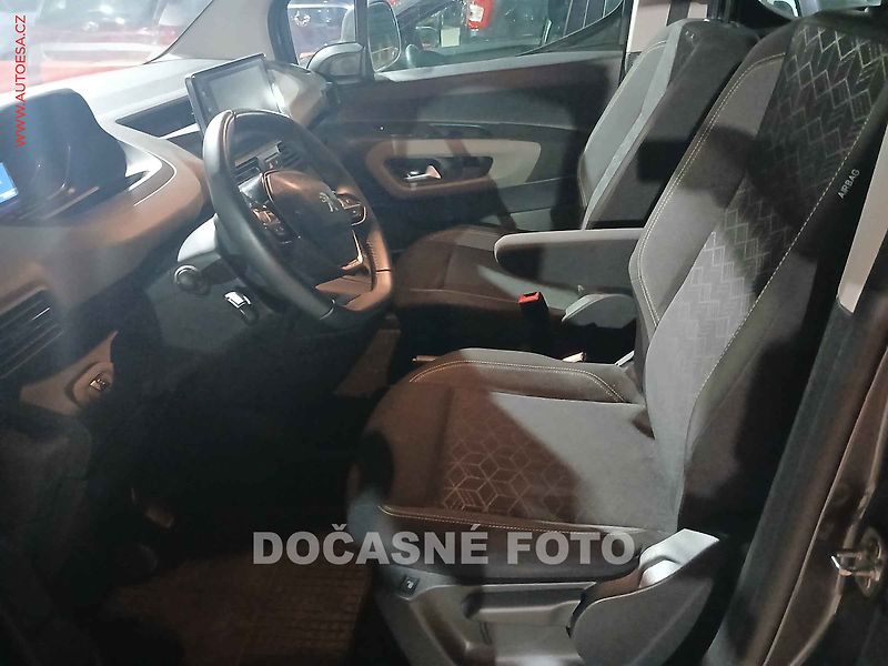 Peugeot Rifter (2020) 1.2T, 2.maj,ČR, Výhř.sed - fotka 3 z 3
